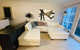 Downtown Heritage Condo With Parking